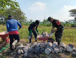 Pembangunan Talud Jalan Wujud Kerjasama Antara Babinsa dan Masyarakat