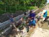 Gotong Royong Pembuatan Talud Irigasi Tingkatkan Hasil Pertanian