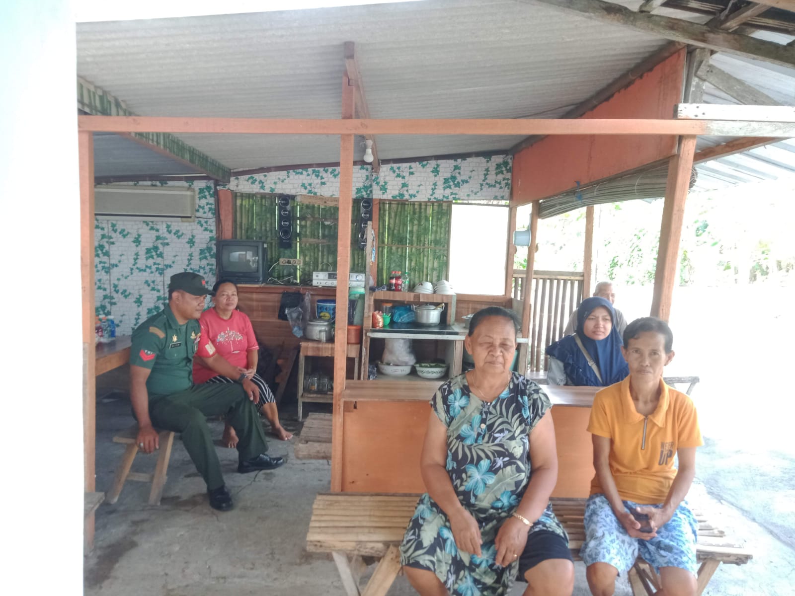 Babinsa Desa Peleman Memberikan Himbauan Kepada Warga Antisipasi Menghadapi Musim Kemarau