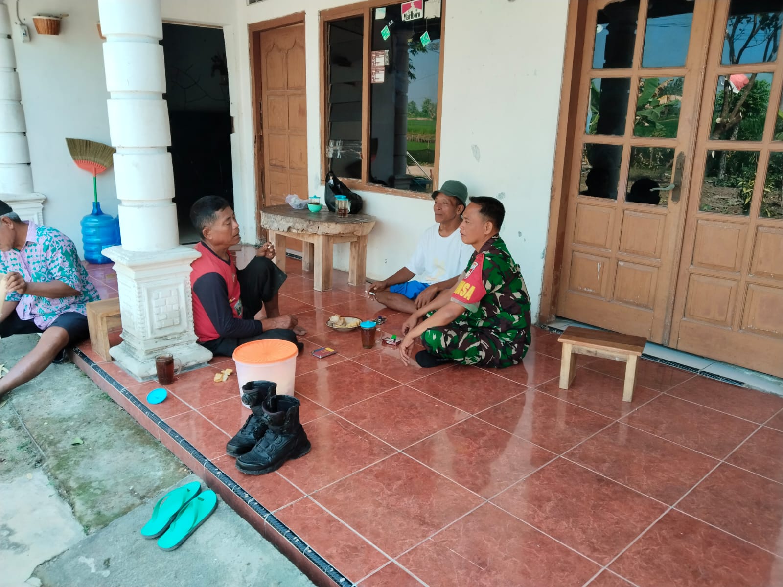 Babinsa Pelemgadung Menjadi Sahabat Setia Warga di Setiap Sudut Desa