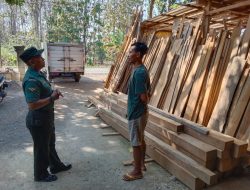 Babinsa Desa Tanggan Himbau Warga Waspada Kebakaran di Musim Kemarau