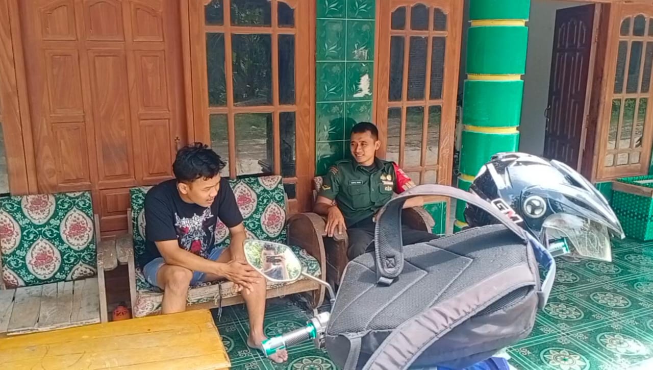 Babinsa Dekat dengan Warga, Jalin Keakraban Lewat Komunikasi Sosial