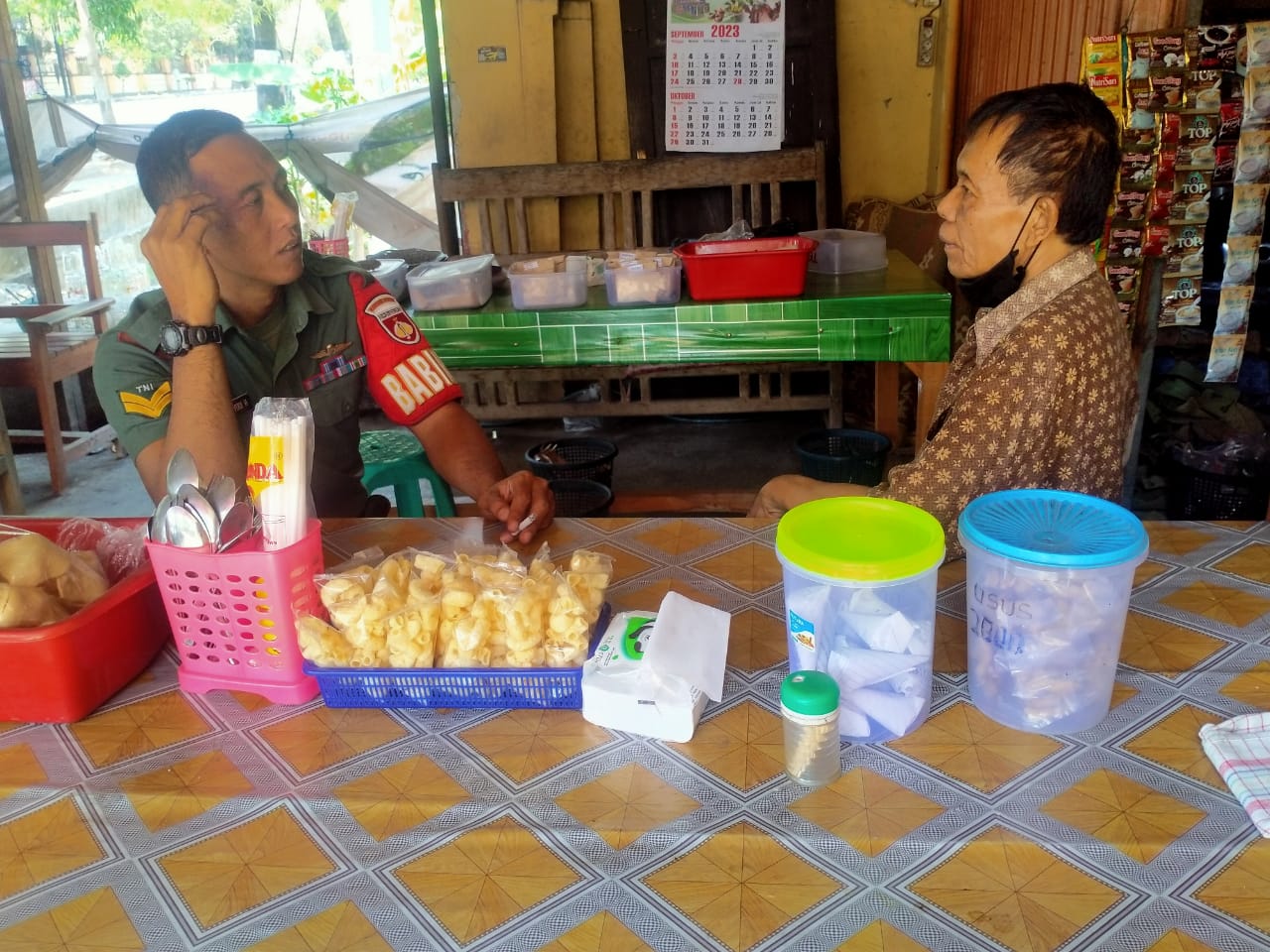 Babinsa Mengimbau Warga untuk Waspada Terhadap Penularan Demam Berdarah