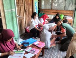 Dalam Upaya Untuk Meningkatkan Kesehatan  Masyarakat, Babinsa Turut Serta Dalam Memantau Posyandu