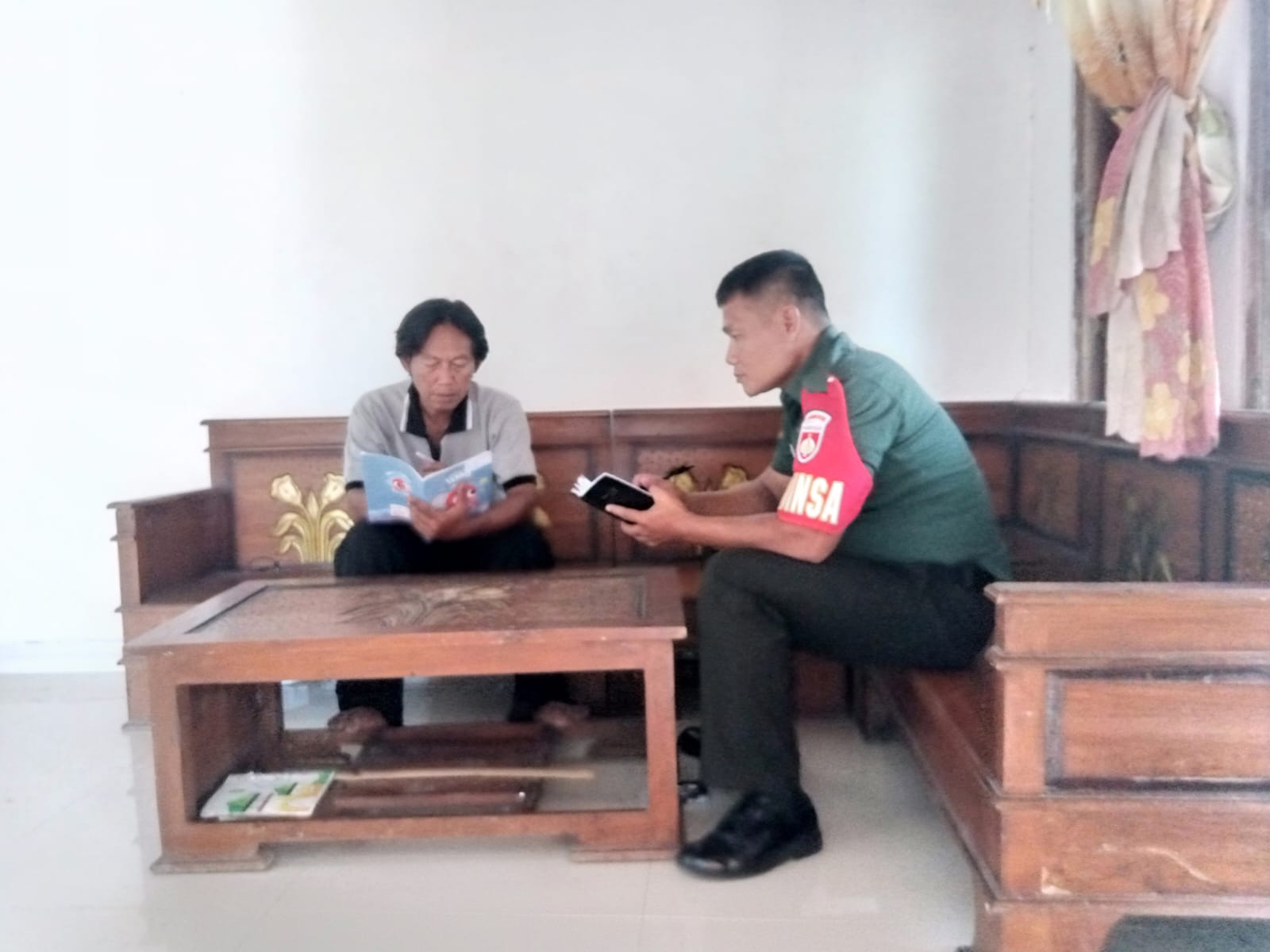 Komsos Menjadi Sarana Babinsa Mendekatkan Diri Dengan Warganya