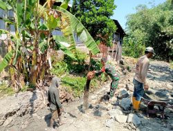 Babinsa Jeruk Sukseskan Karya Bakti Pembuatan Talud Jalan, Wujudkan Desa Sejahtera