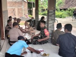 Babinsa Sosialisasikan Bahaya Kebakaran Hingga Dampak yang Ditimbulkan Kepada Warga