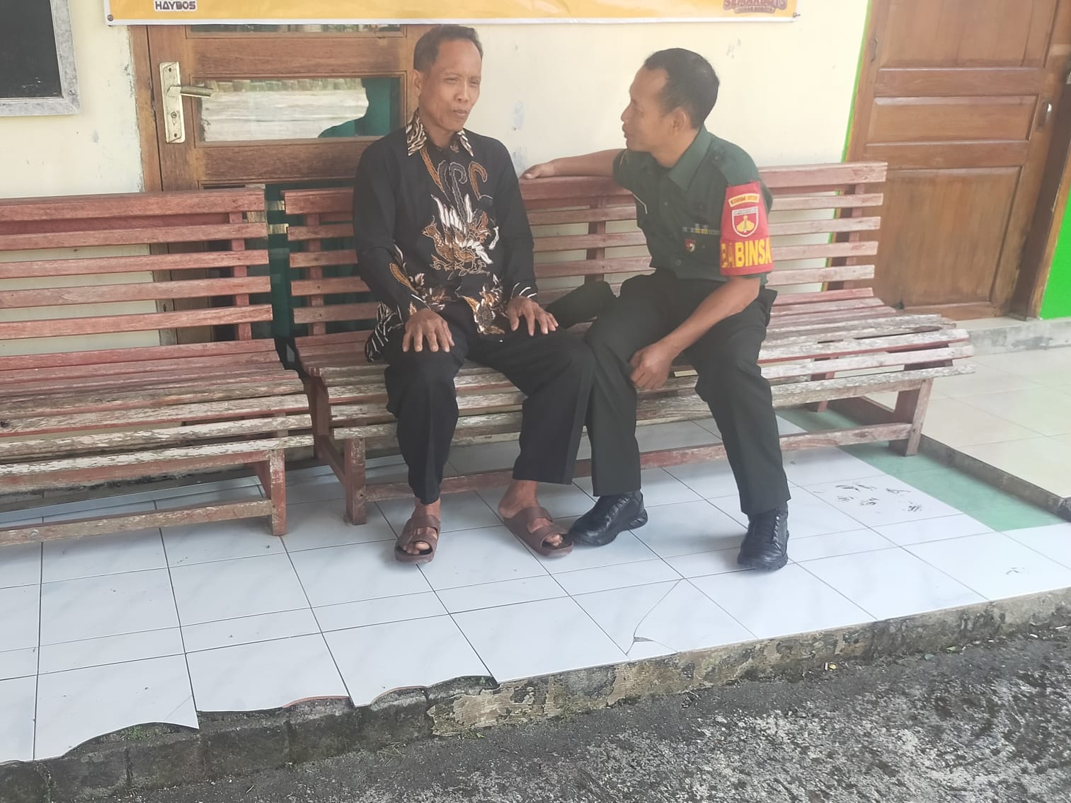 Kerjasama yang Erat Antara Babinsa dan Ketua RT Menjadi Kekuatan yang Luar Biasa Dalam Mewujudkan Desa yang Tangguh