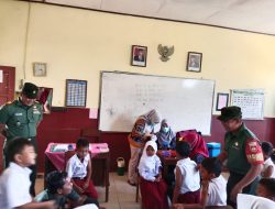 Babinsa Memberikan Rasa Tenang Demi Kelancaran Imunisasi MR dan HPV di SDN I Guworejo