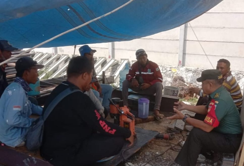 Babinsa Bener Himbau Warga Tetap Waspada, Antisipasi Bencana Alam