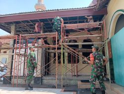 Semangat, Babinsa Karangmalang Bantu Pembangunan Masjid