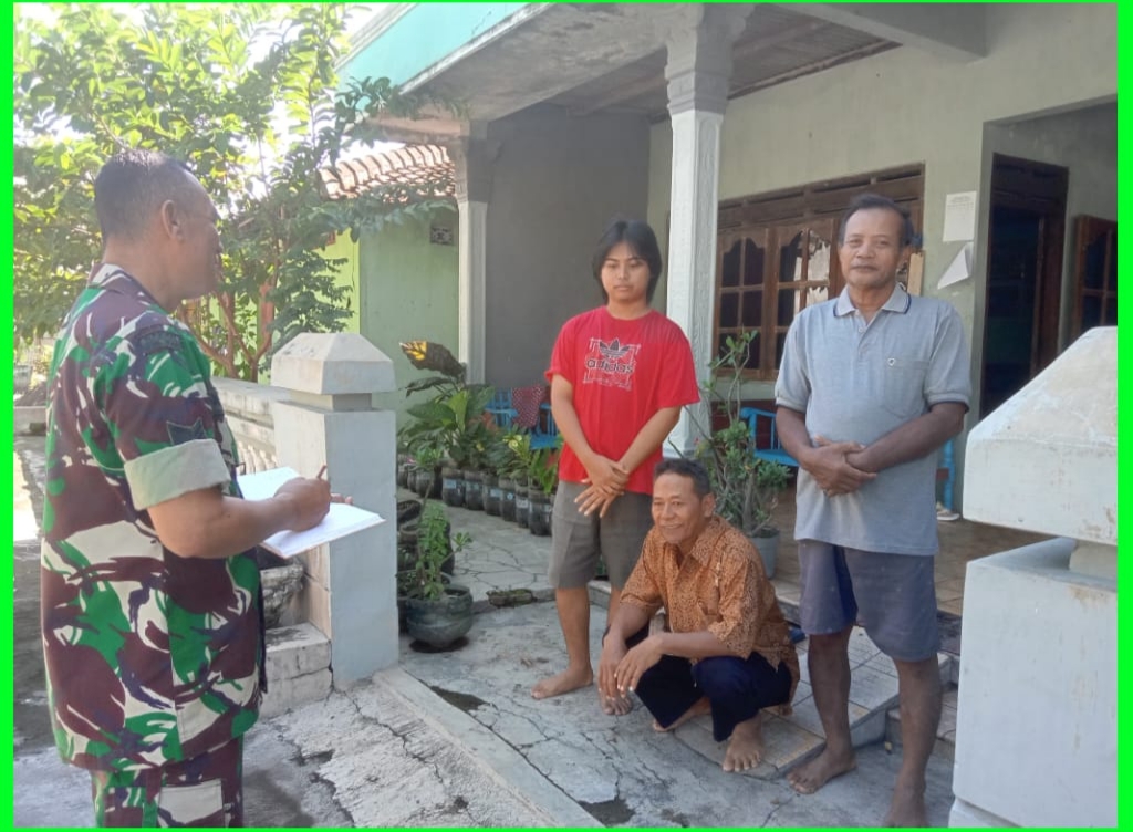 Memiliki Wilayah Binaan Luas, Serma Waryono  Tak Lupa Kunjungi Rumah Warga