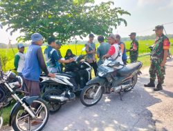 Anggota Koramil Sukodono dan Petani Berdiskusi Hangat, Bahas Perkembangan Padi dan Tantangan Masa Panen