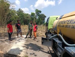 Babinsa dan BPBD Bekerjasama, Sediakan Air Bersih untuk Warga Terdampak Kekeringan