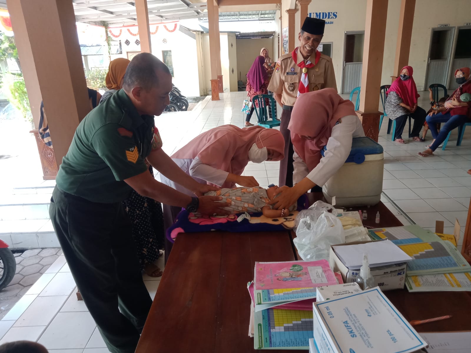 Supriyanto Dampingi UPTD Kesehatan, Pastikan Imunisasi Balita di Desa Pengkok Berjalan Lancar