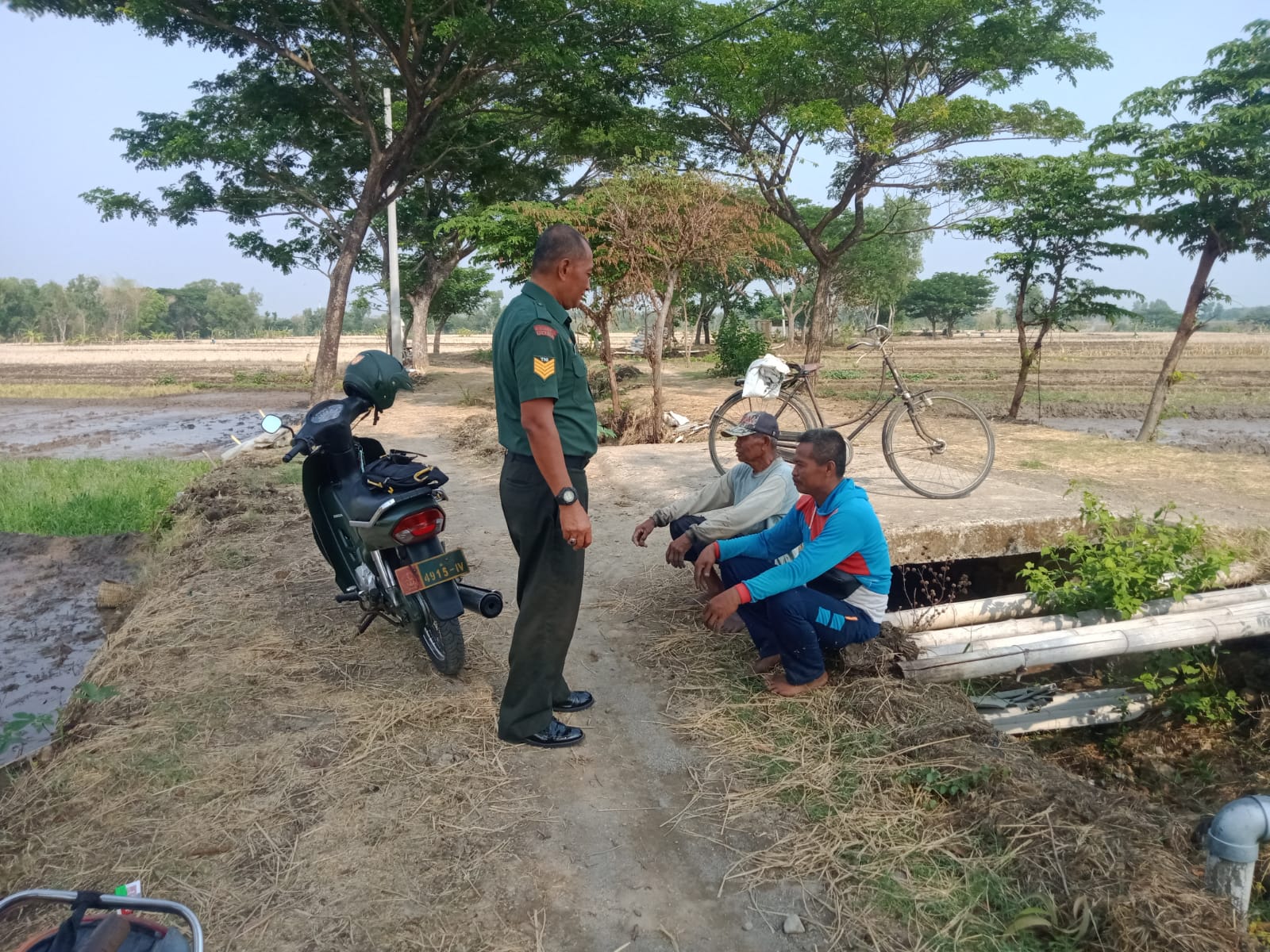 Babinsa Himbau Warga Waspada, Cegah Perbedaan Menjadi Perpecahan di Pilkada