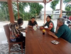 Babinsa Ngopi Bareng Warga, Jalin Keakraban dan Dengar Aspirasi di Warung Kopi