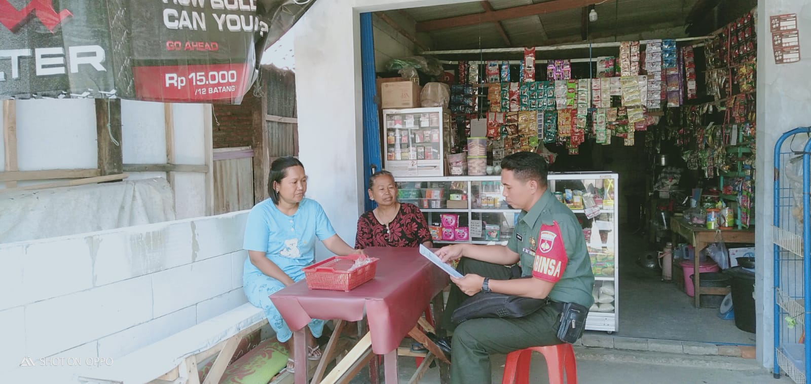 Babinsa Jalin Silaturahmi dengan Warga Guna Mengetahui Permasalahan Yang Dihadapi Warganya
