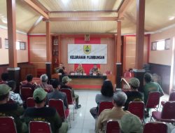 Babinsa Plumbungan Hadiri Rakor Linmas, Jalin Sinergitas untuk Kemanan dan Ketertiban