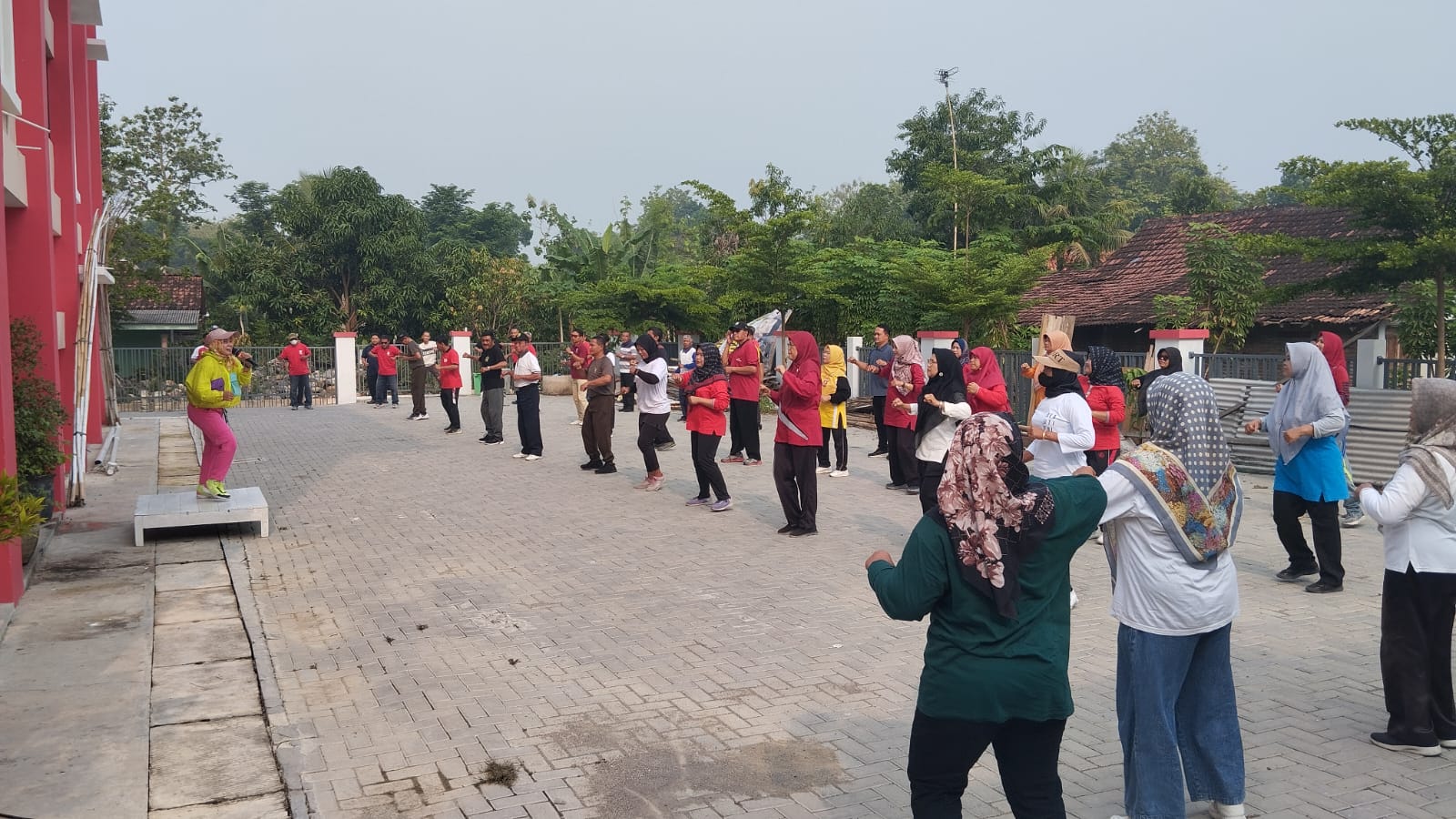 Danramil Kompak Bersama Muspika Gelar Senam Sehat, Jalin Silaturahmi dan Tingkatkan Kesehatan Warga