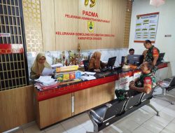 Babinsa Kel. Kragilan Koordinasi dengan Kantor Desa, Petakan Daerah Rawan Bencana