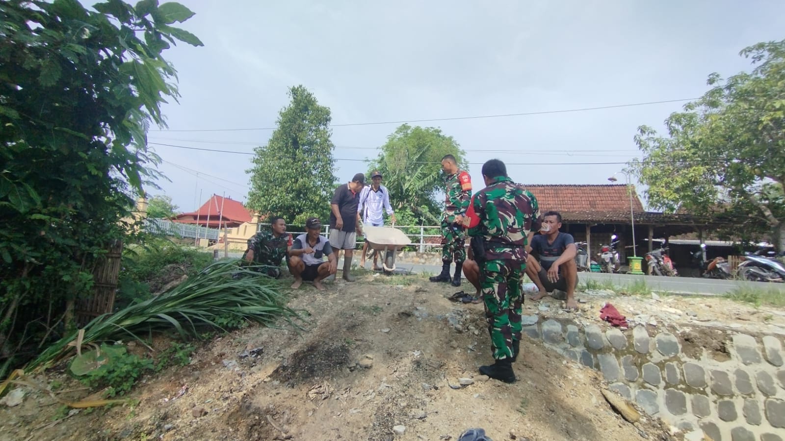 Heri Berikan Himbauan, Jaga Ketertiban di Wilayah