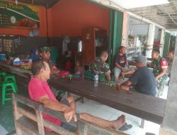 Babinsa Jalin Komunikasi di Warung Makan, Secangkir Kopi, Sejuta Informasi