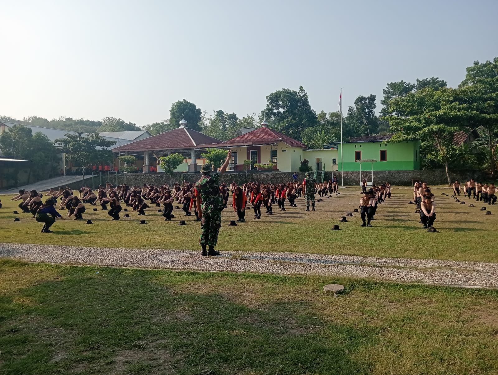 Babinsa Membentuk Generasi Muda yang Berkarakter dan Patriotik