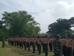 Babinsa Bekali Siswa SMK Sakti gemolong Dengan Disiplin dan Kekompakan