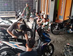 Babinsa Imbau Masyarakat  Waspadai Hujan Disertai Angin Kencang