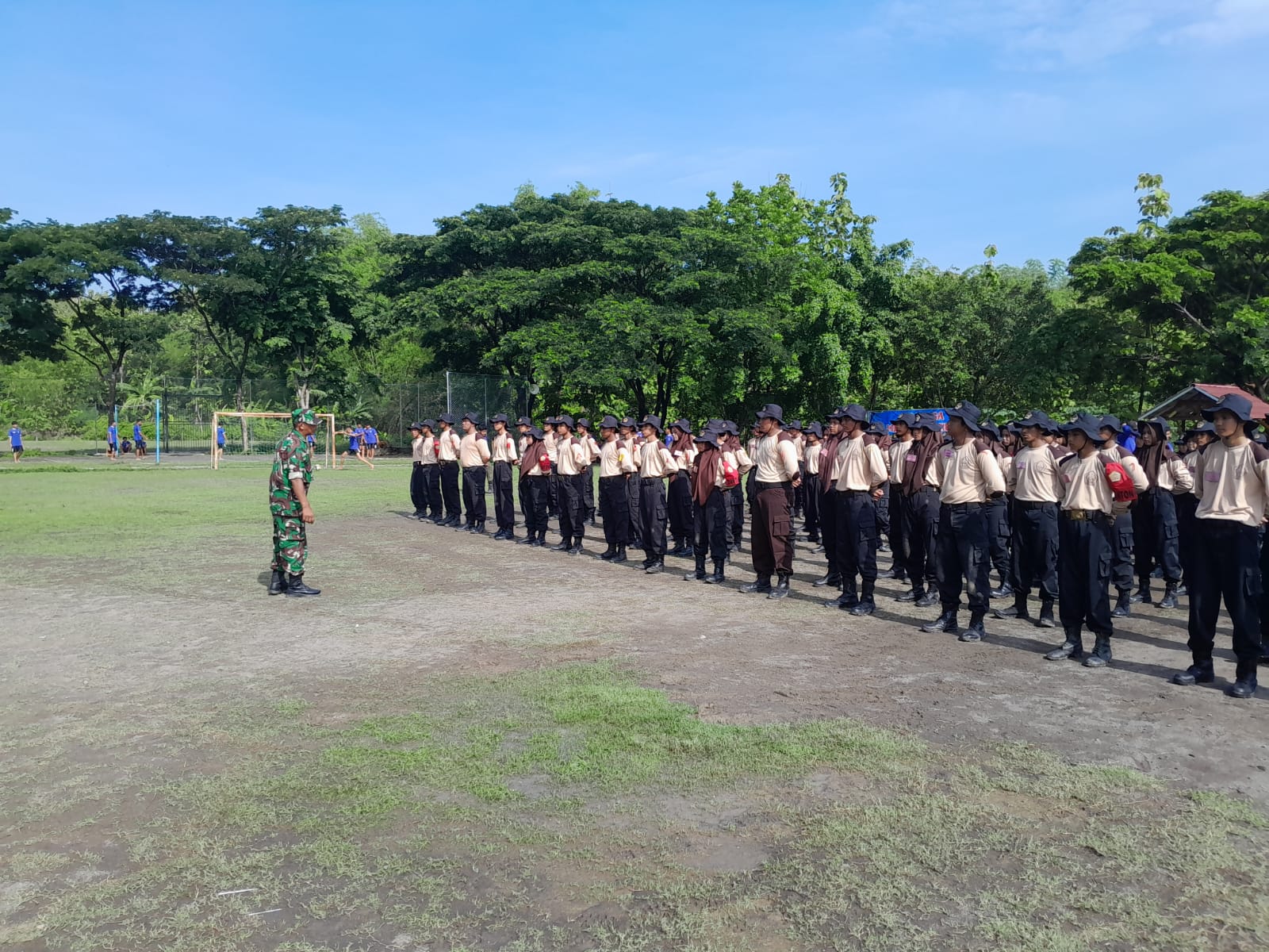 Babinsa Berikan Pembinaan Bela Negara Untuk 138 Siswa SMK Sakti Gemolong, Bangun Jiwa Patriotisme Sejak Dini