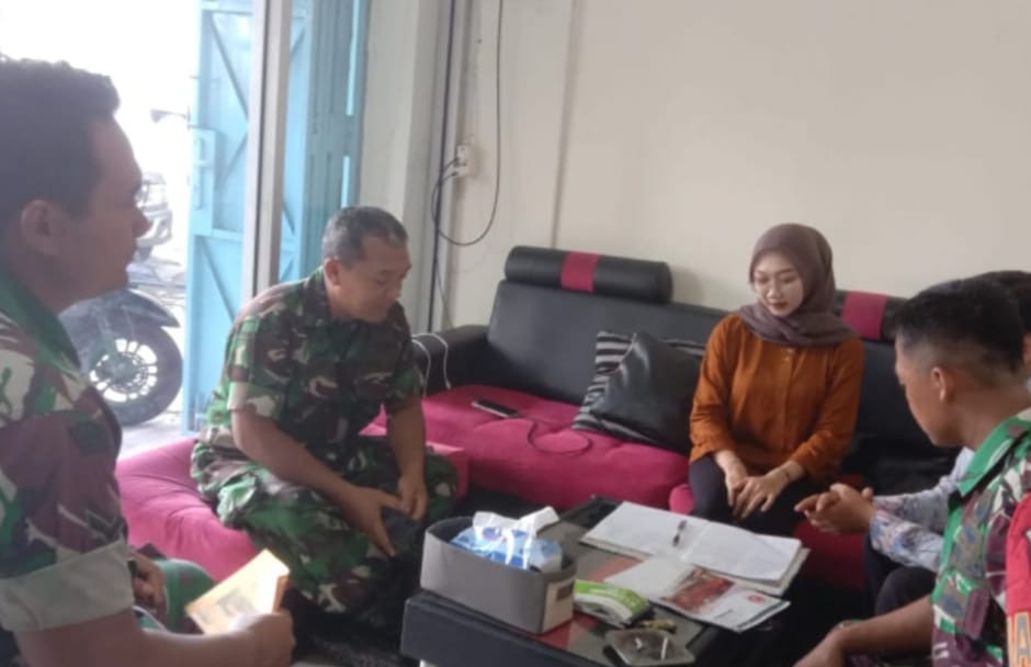 Babinsa Mendata Warga Miskin di Wilayah Binaannya, Guna Salurkan Bantuan Tepat Sasaran