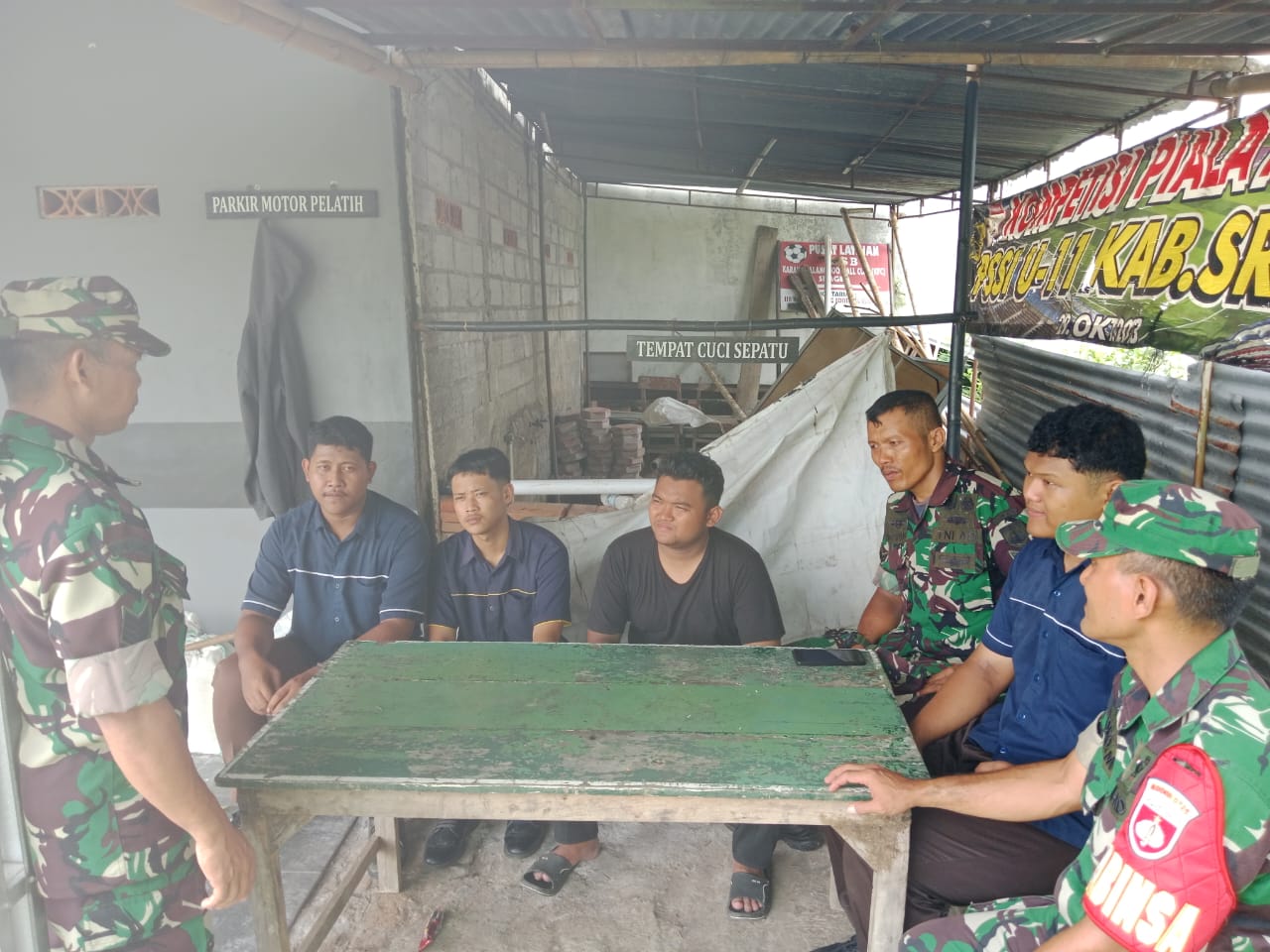 Babinsa dan Tokoh Daerah Bersinergi Menjaga Pilkada Aman dan Damai