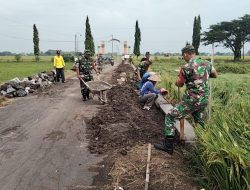 Babinsa Berperan Aktif dalam Pembangunan Talud Irigasi Untuk Mendukung Infrastruktur