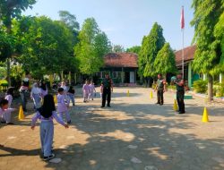 Juhari  Komsos Dengan Anak SD, Beri Arahan Tentang Menjadi Anak yang Disiplin