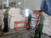 Intesifkan Pengawasan, Babinsa Cek Kios Pupuk Bersubsisi