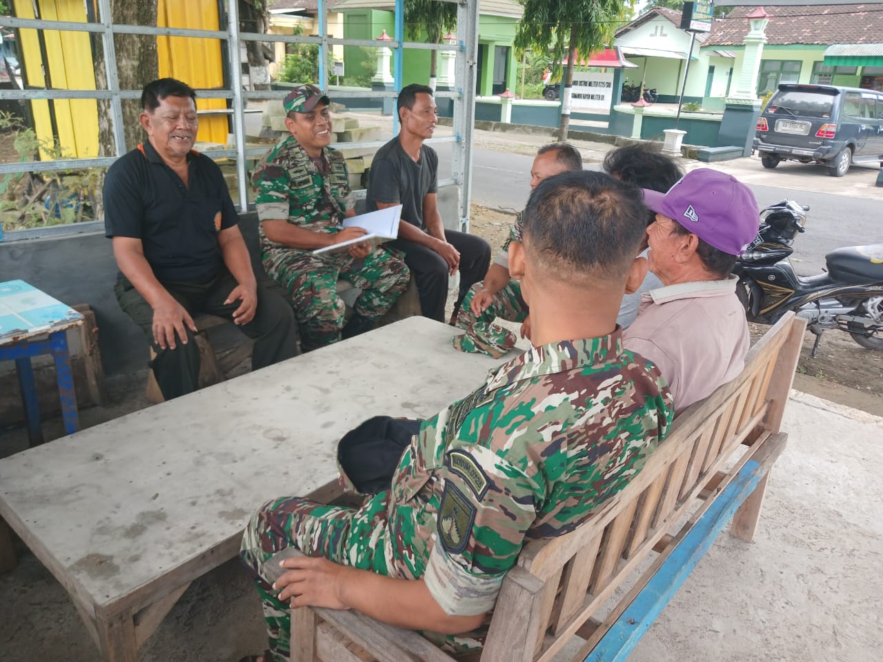 Jelang Tahun Baru, Serka Misdi Tingkatkan Komunikasi Sosial