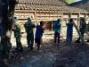Babinsa Dan Masyarakat Gotong Royong Bangun Rumah Warga