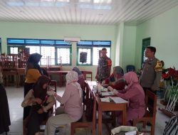 Babinsa Dampingi Bulan Imunisasi Anak Sekolah