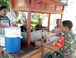 Di Warung Kopi, Serda Didik  Gunakan kesempatan Komsos Dengan Warganya