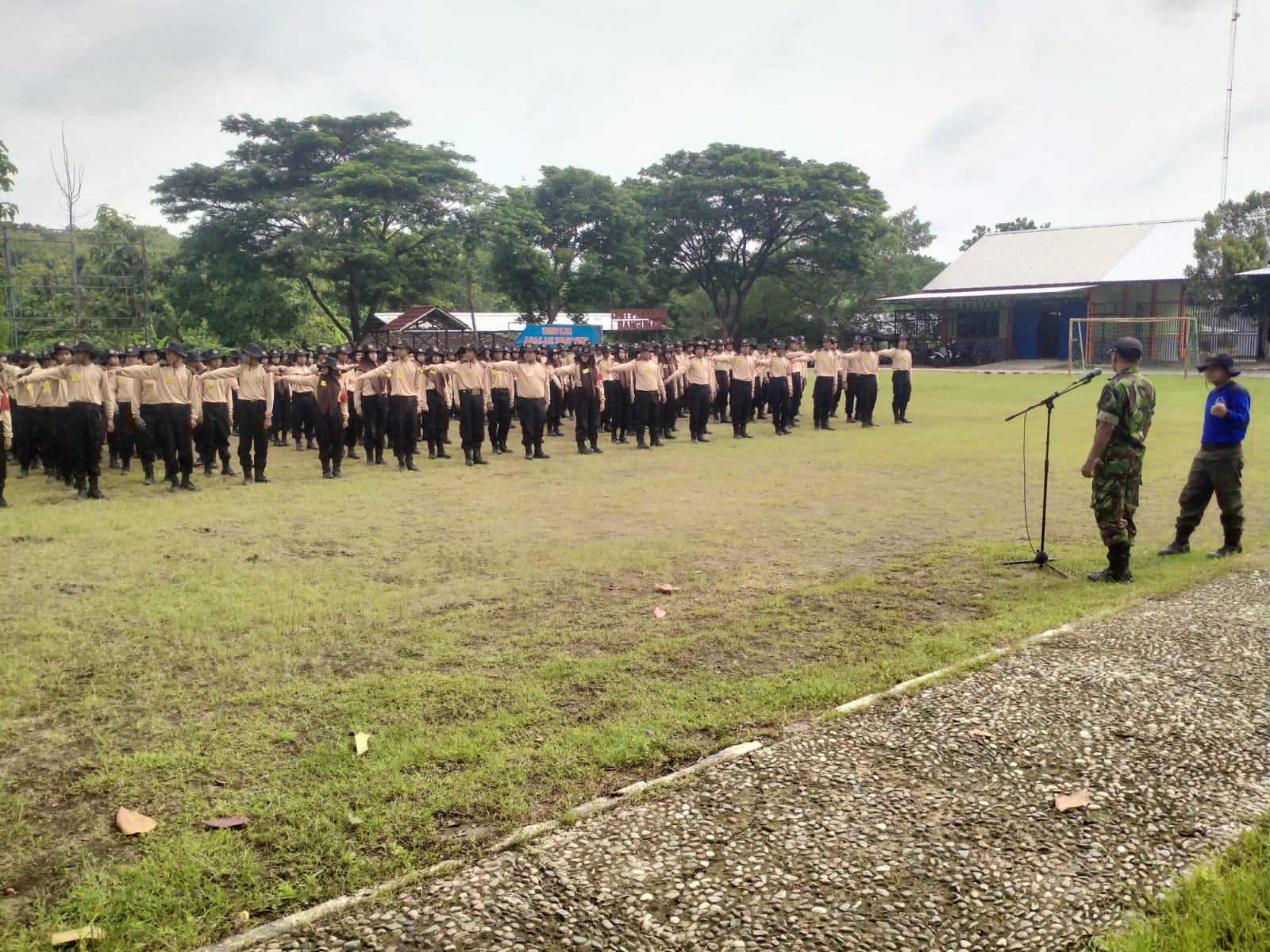 Babinsa Memberikan Pembinaan Tentang Bela Negara Kepada Siswa SMK Sakti Gemolong