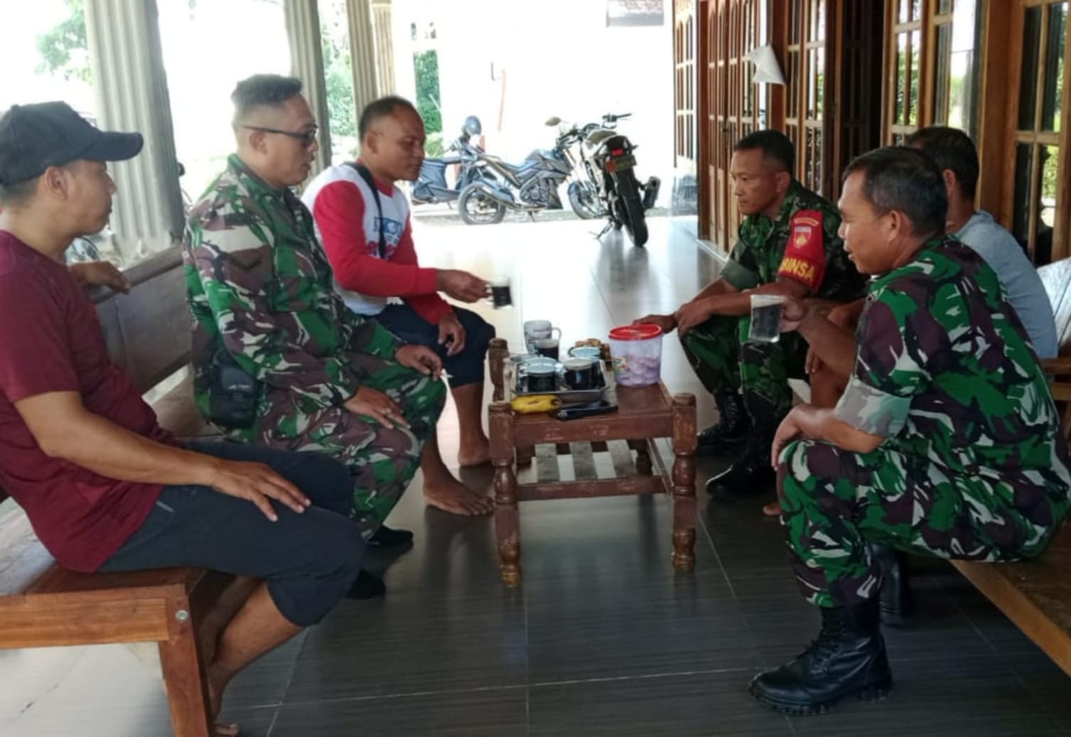 Babinsa Ajak Masyarakat  Jaga Keamanan Lingkungan