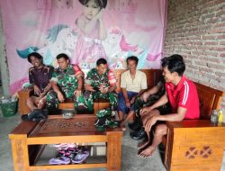 Sering Terjadi Hujan dan Angin Babinsa Minta Warga Tebang Pohon Yang Sudah Tua