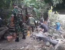 Babinsa Gotong Royong, Talud Irigasi Sawah Kokoh Untuk Kelancaran Pengairan Babinsa Gotong Royong, Talud Irigasi Sawah Kokoh Untuk Kelancaran Pengairan