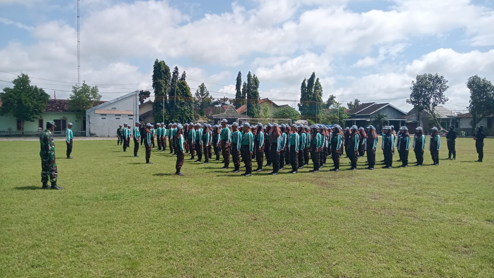 Bentuk Sikap Disiplin dan Tanggung Jawab Siswa Siswi SMKN 1 Miri Diajari PBB