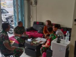 Babinsa Komsos Dengan Warga Guna Pertukaran Informasi Babinsa Komsos Dengan Warga Guna Pertukaran Informasi