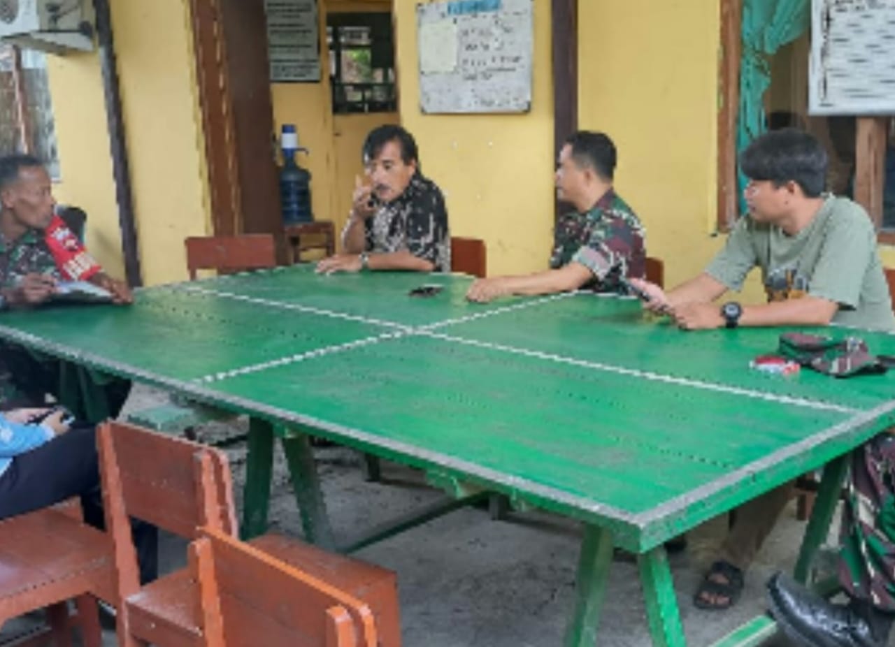 Melalui Anjangsana, Babinsa Ingatkan Warga Tetap Peduli Lingkungan