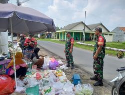 Babinsa Pantau Harga Kebutuhan Pokok di Pasar Jelang Ramadhan, Jaga Stabilitas Harga Babinsa Pantau Harga Kebutuhan Pokok di Pasar Jelang Ramadhan, Jaga Stabilitas Harga