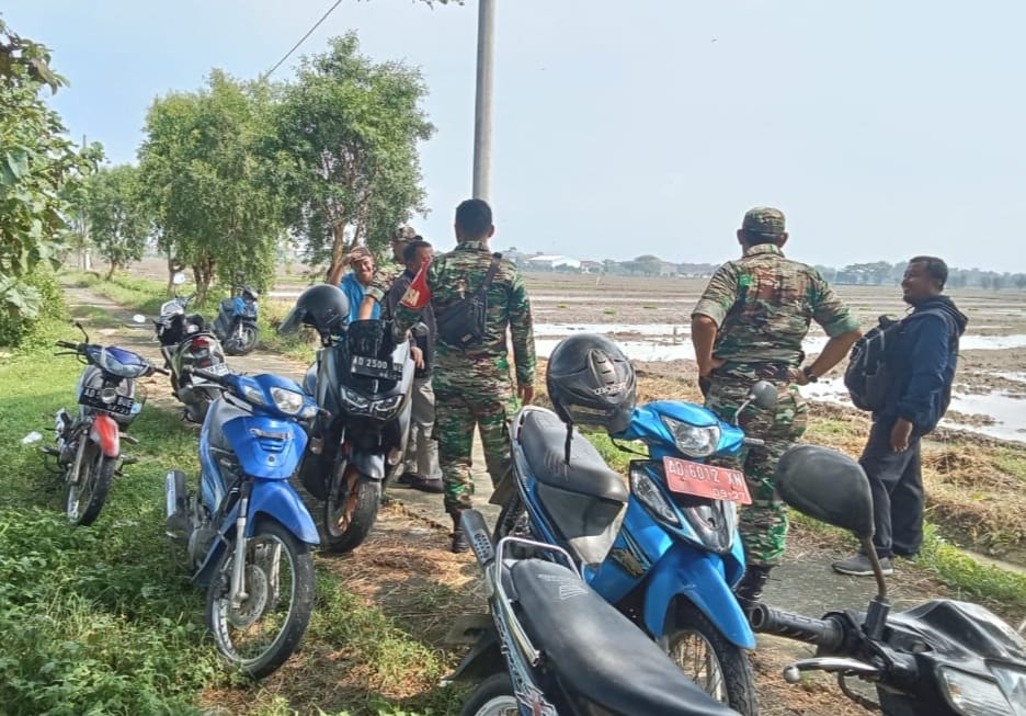 Dukung Ketahanan Pangan, Babinsa Jalin Komsos dengan Petani