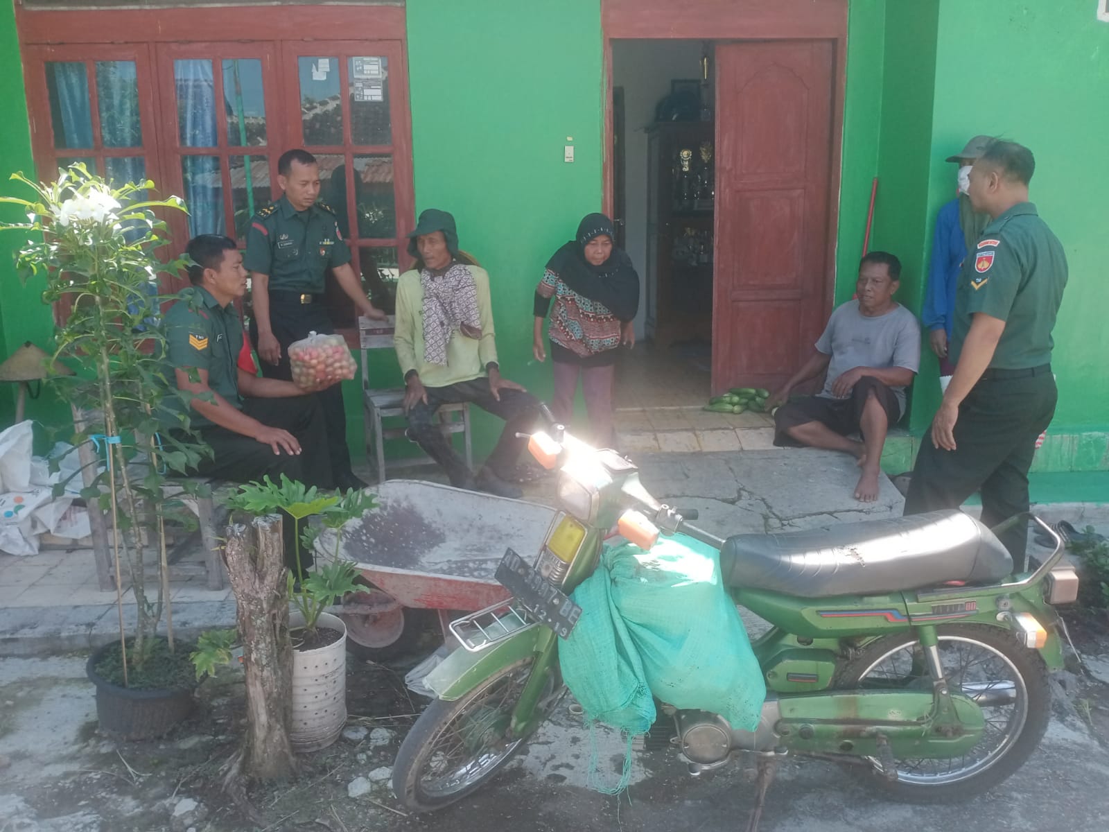 Peningkatan Ketahanan Pangan, Babinsa Komsos Dengan Kelompok Tani